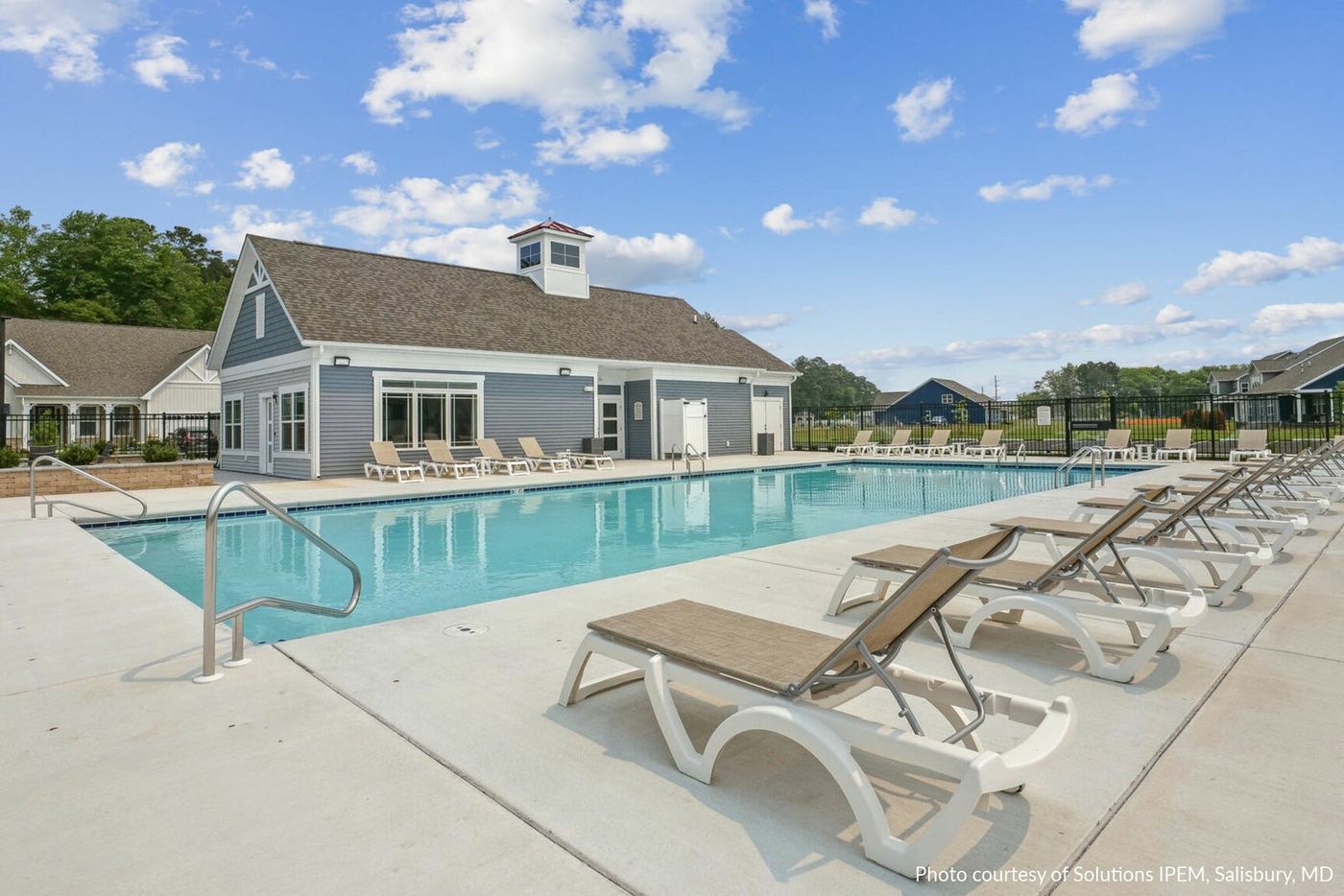 Sycamore Chase pool and clubhouse